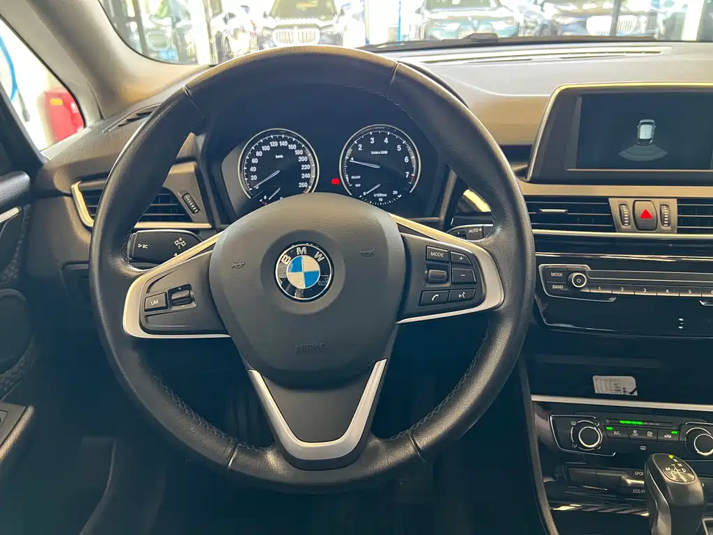 BMW 2 Series Station Wagon 2019 — фото 11