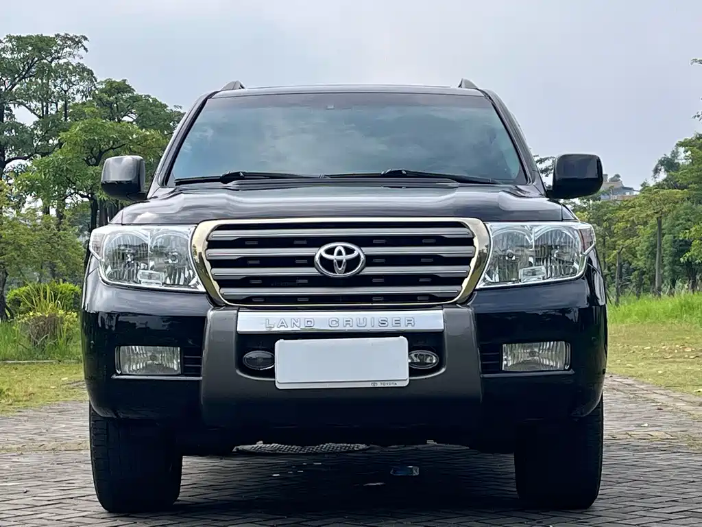 Toyota Land Cruiser 2011 — фото 2