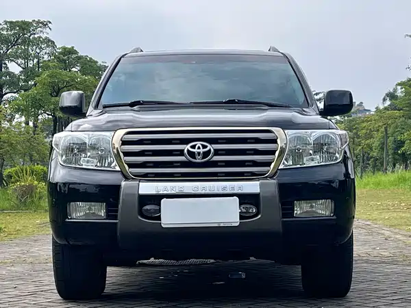 Toyota Land Cruiser 2011