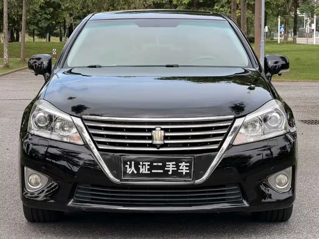 Toyota Crown 2015 — фото 2