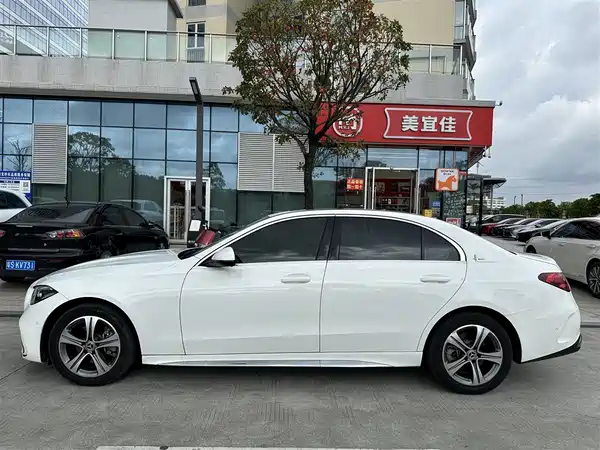 Mercedes-Benz C-Class 2022