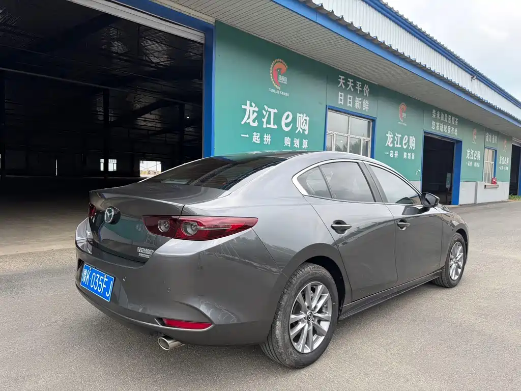 Mazda 3 Axela 2021 — фото 11