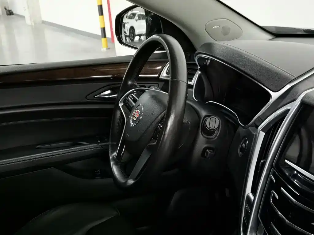 Cadillac SRX 2015 — фото 22