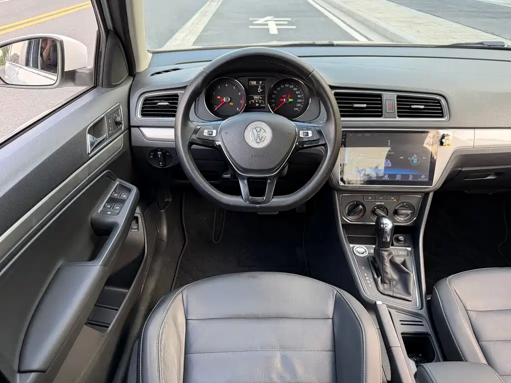 Volkswagen Lavida 2018 — фото 13