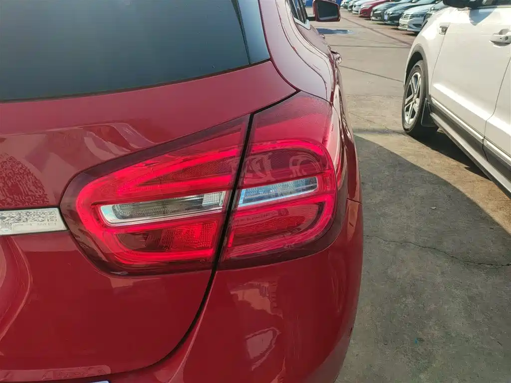 Mercedes-Benz GLA 2015 — фото 24