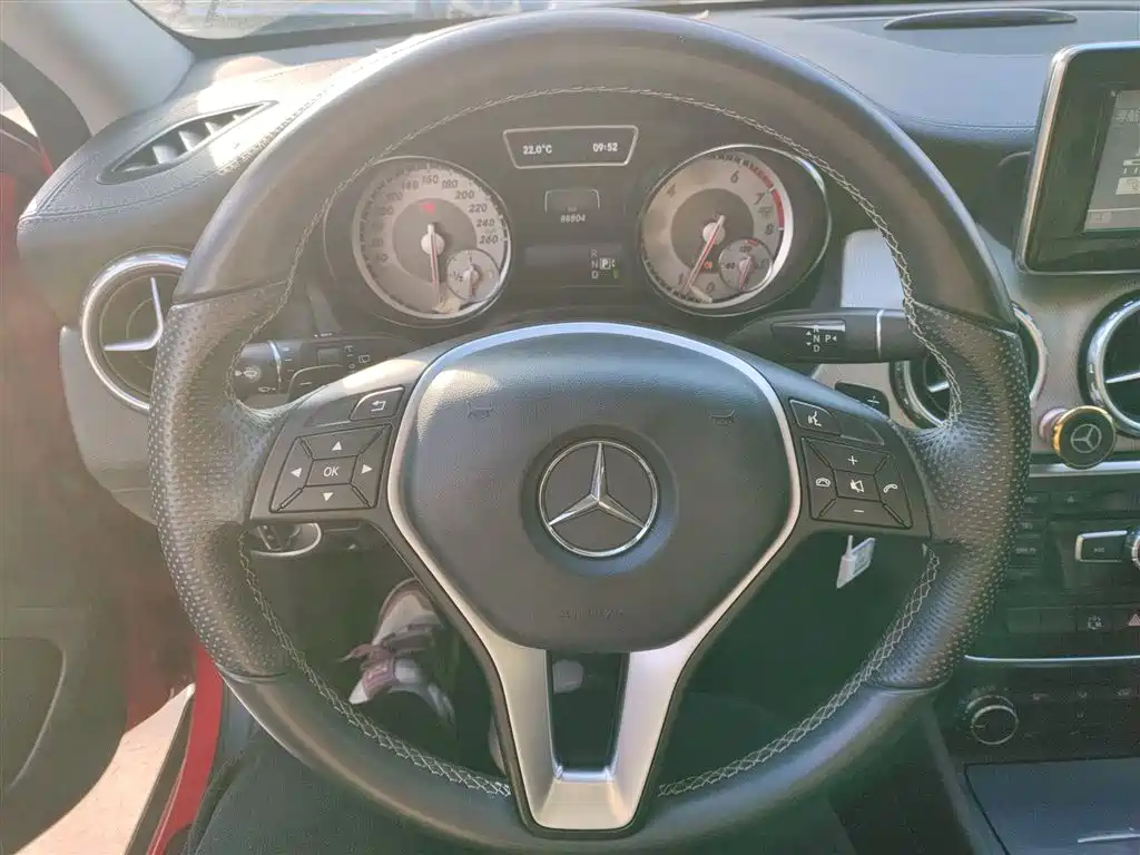 Mercedes-Benz GLA 2015 — фото 8