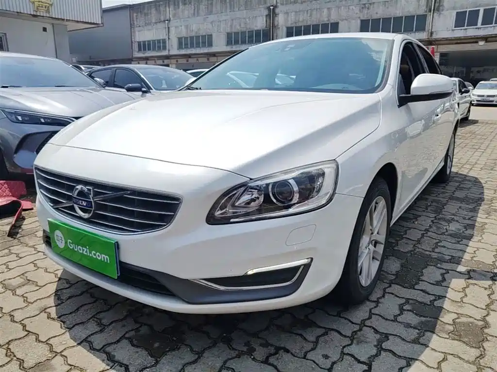 Volvo S60 2016 — фото 2