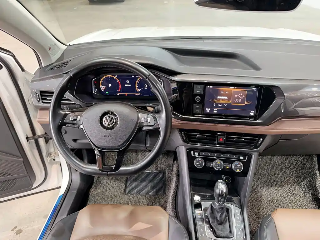 Volkswagen Tharu 2019 — фото 13