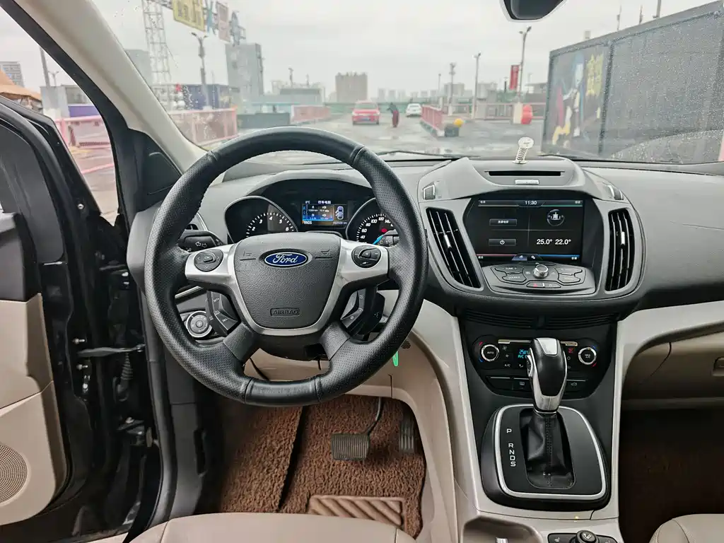 Ford Kuga 2013 — фото 15