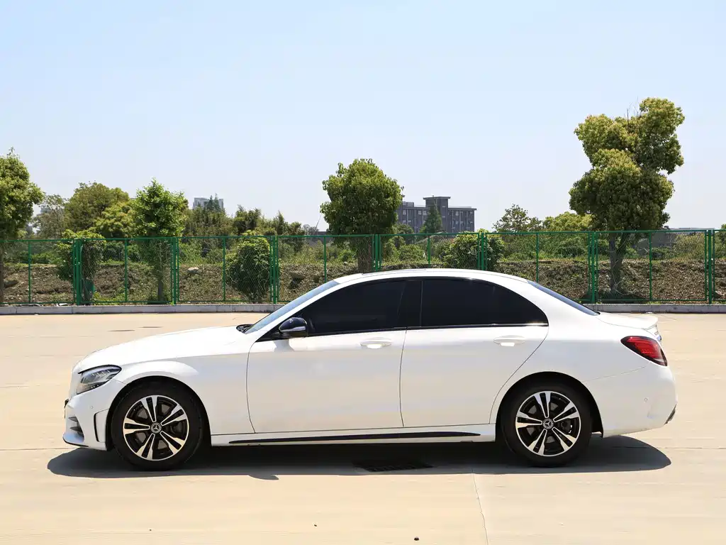 Mercedes-Benz C-Class 2019 — фото 18