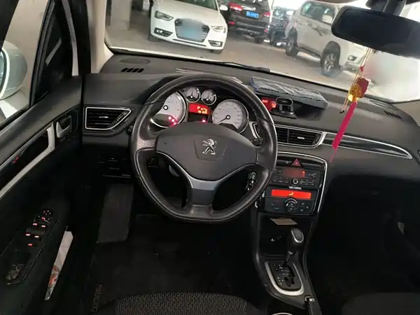 Peugeot 308 2016