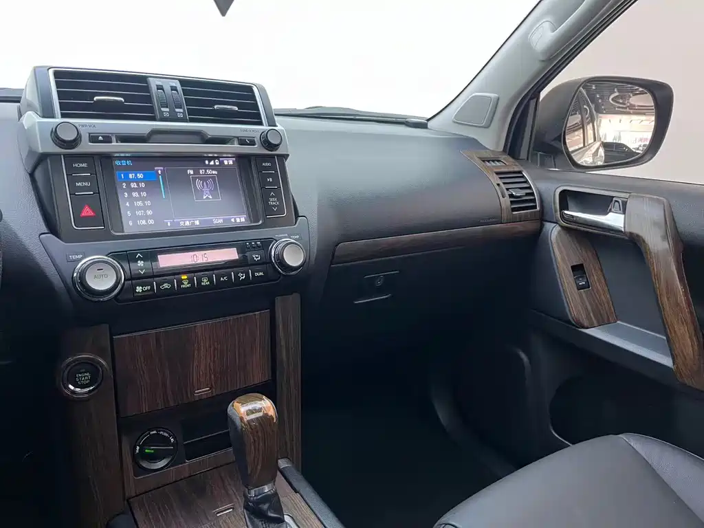 Toyota Prado 2017 — фото 11