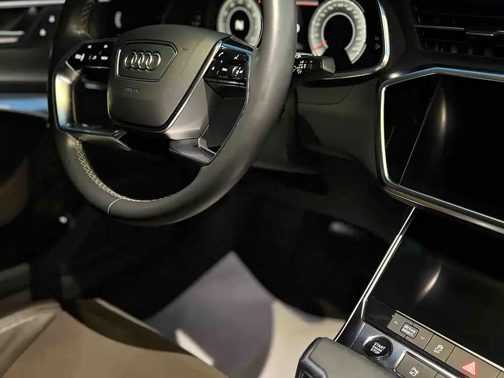 Audi A7L 2023 — фото 12