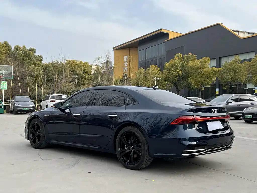 Audi A7L 2023 — фото 7