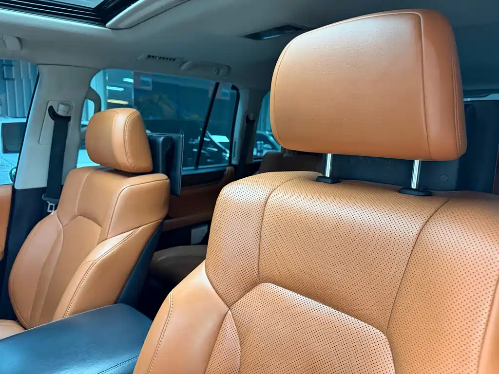 Lexus LX 2019 — фото 11