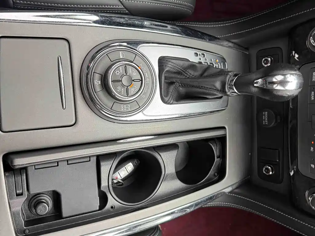 Nissan Patrol 2018 — фото 15
