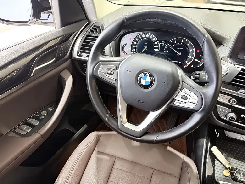 BMW X3 2018 — фото 12