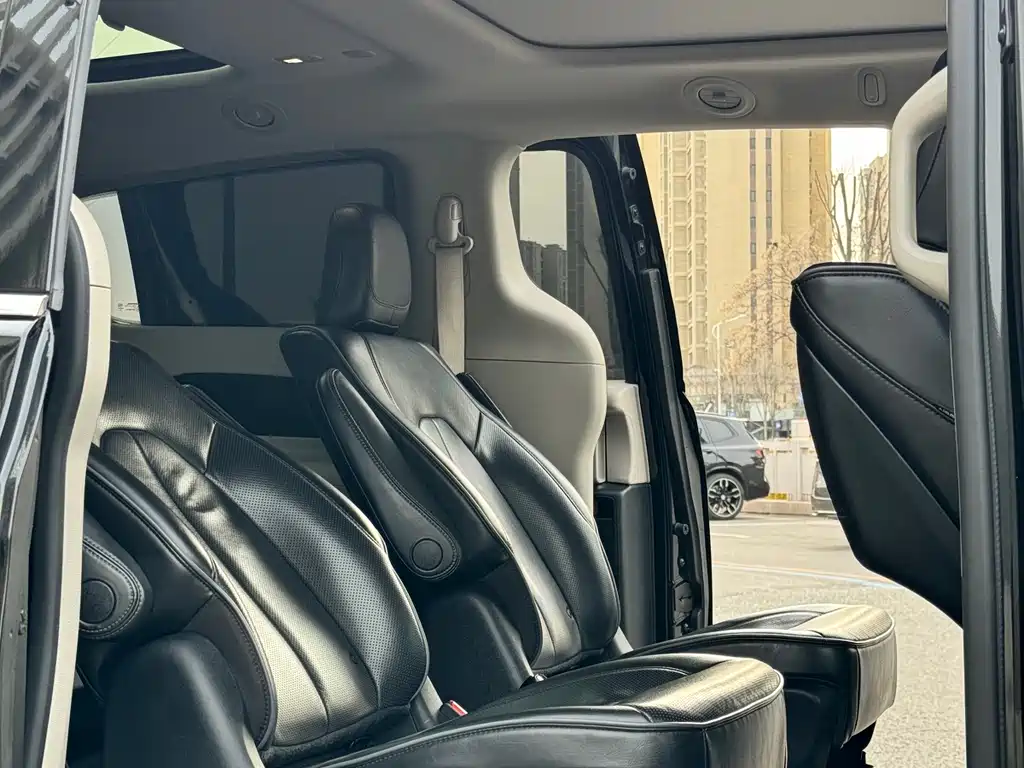 Chrysler Grand Voyager PHEV 2020 — фото 8