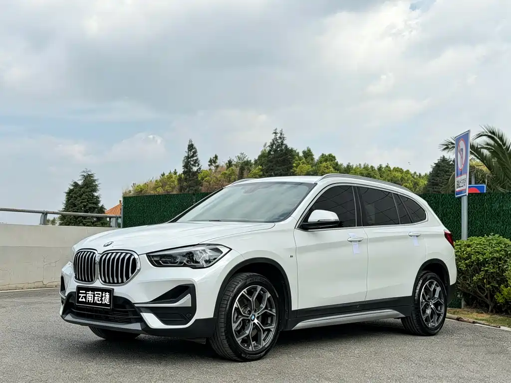 BMW X1 2022 — фото 1