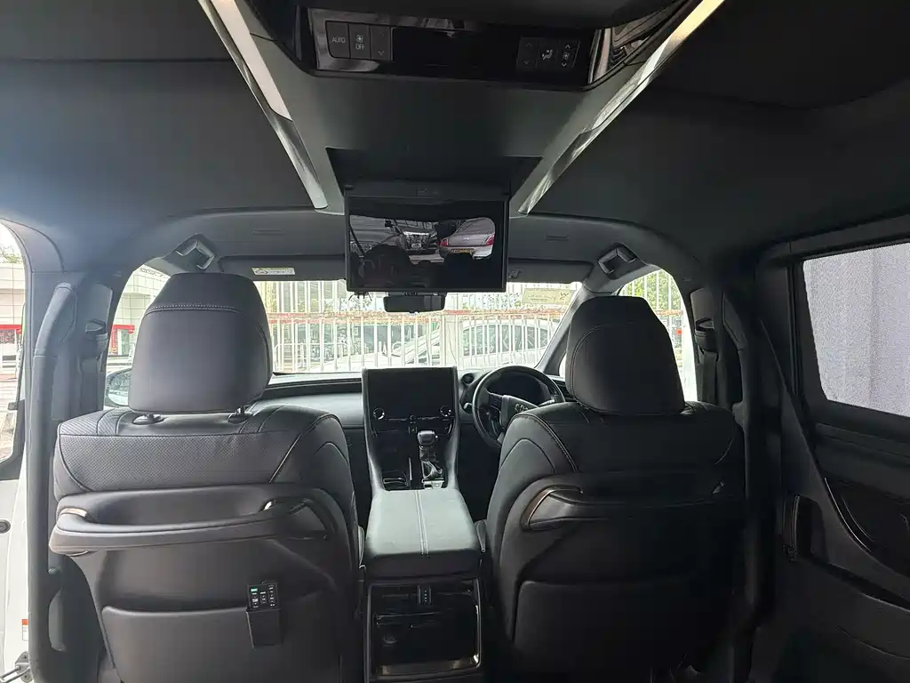 Toyota Alphard 2026 — фото 10