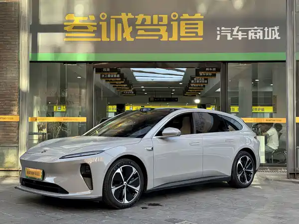 NIO ET5T 2025