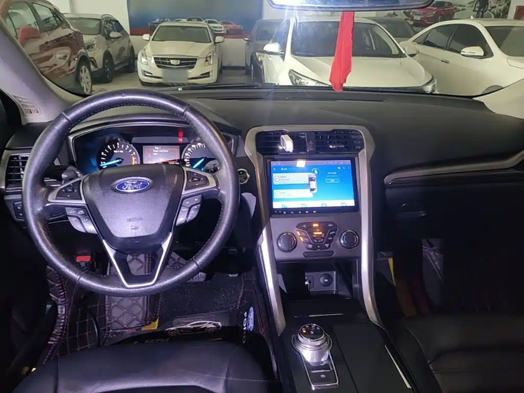 Ford Mondeo 2018 — фото 10