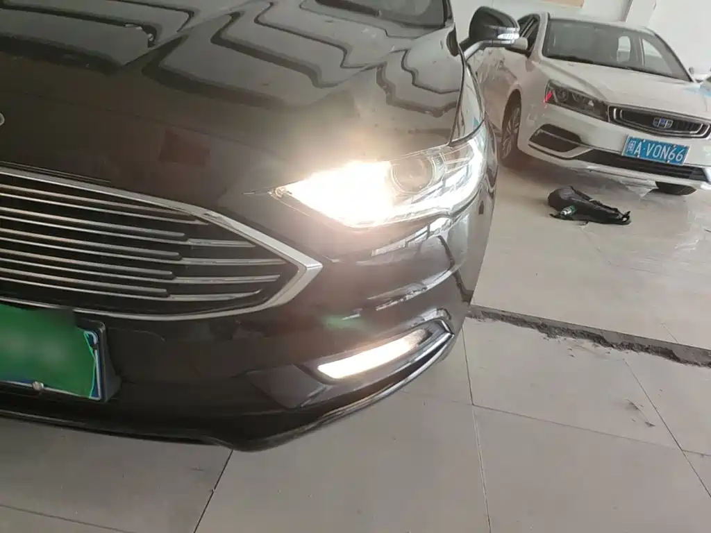 Ford Mondeo 2018 — фото 24