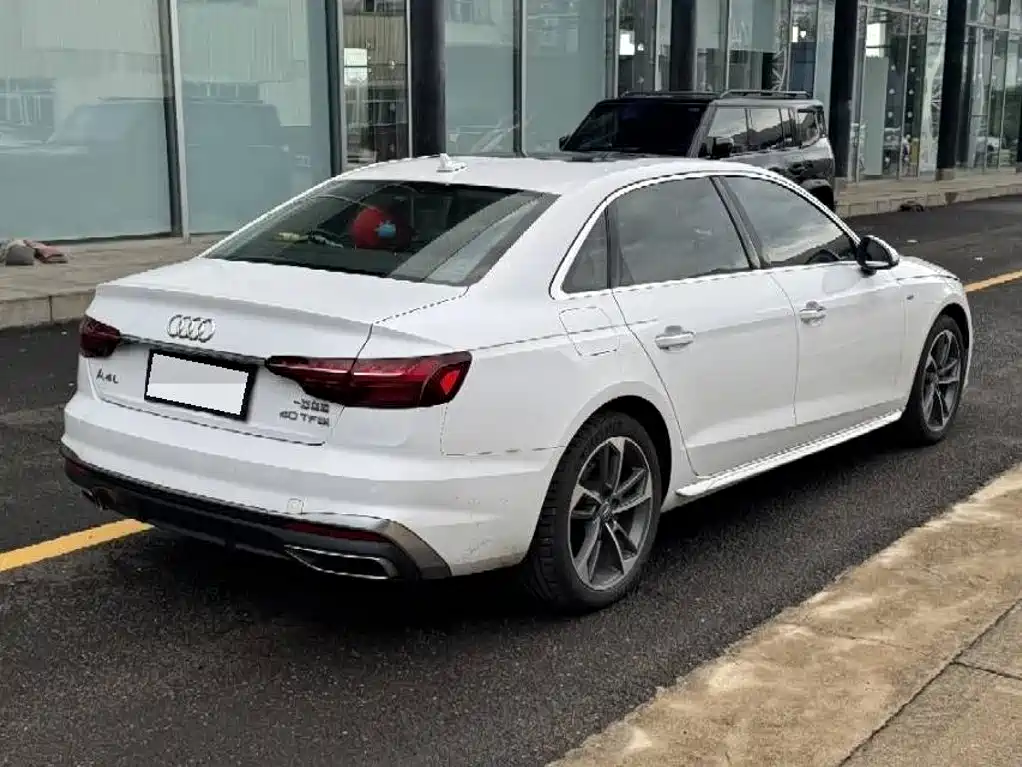 Audi A4L 2021 — фото 7