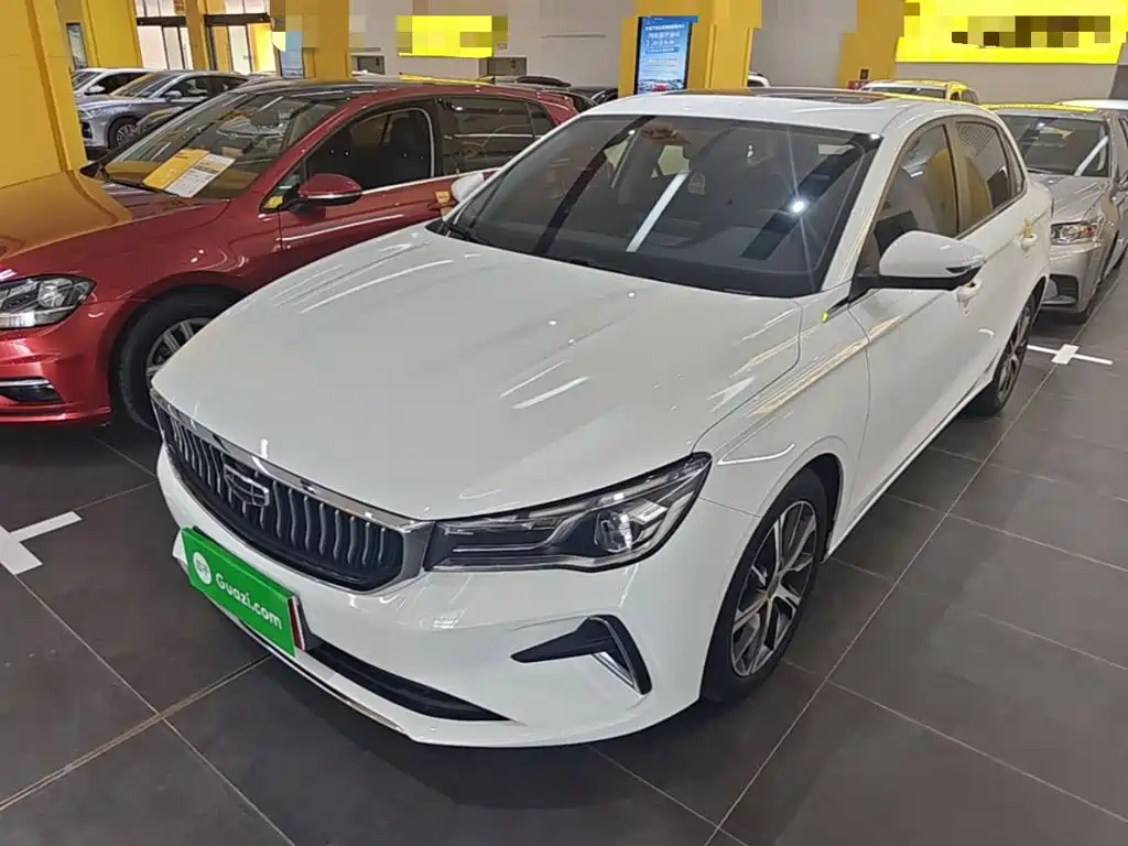 Geely Emgrand 2022