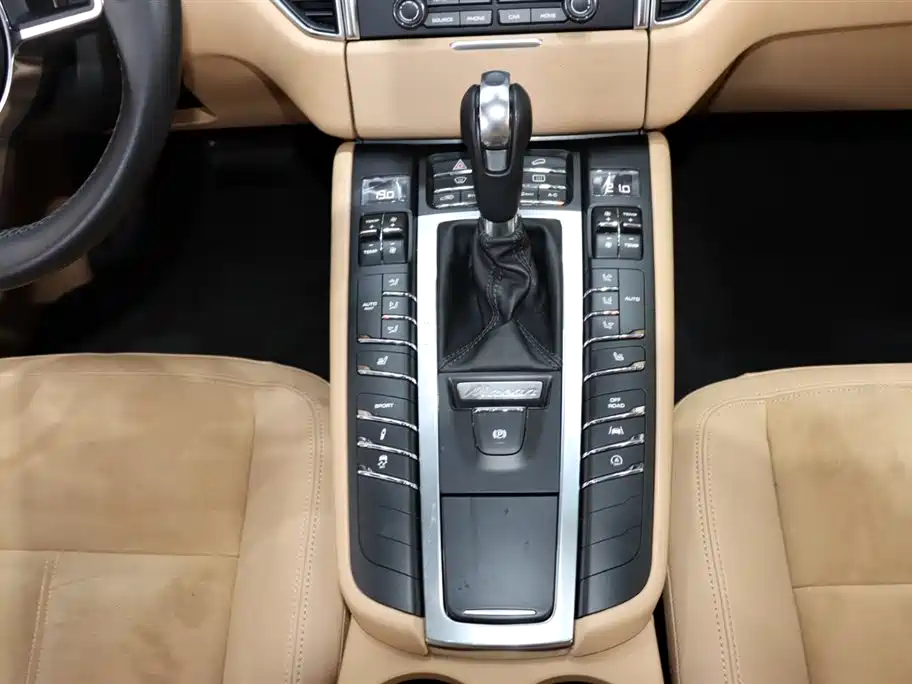 Porsche Macan 2016 — фото 14