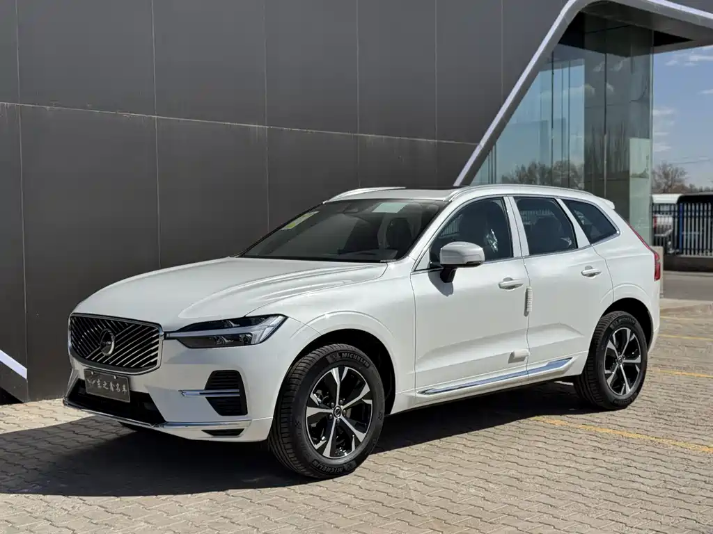 Volvo XC60 2026 — фото 2