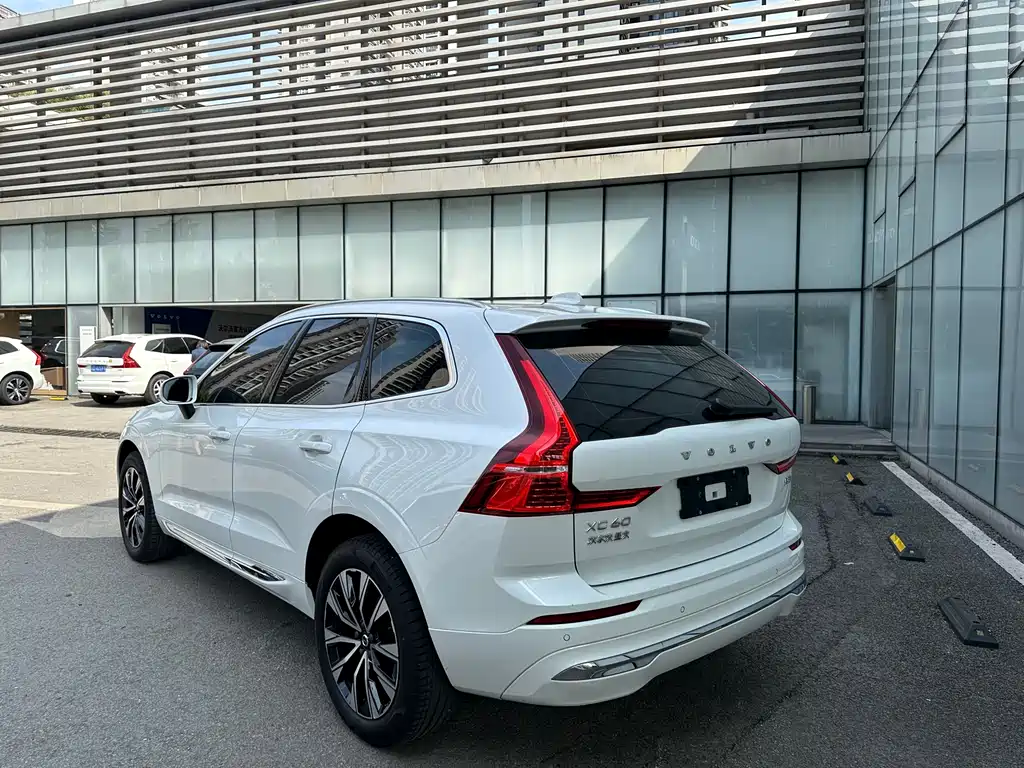 Volvo XC60 2024 — фото 6