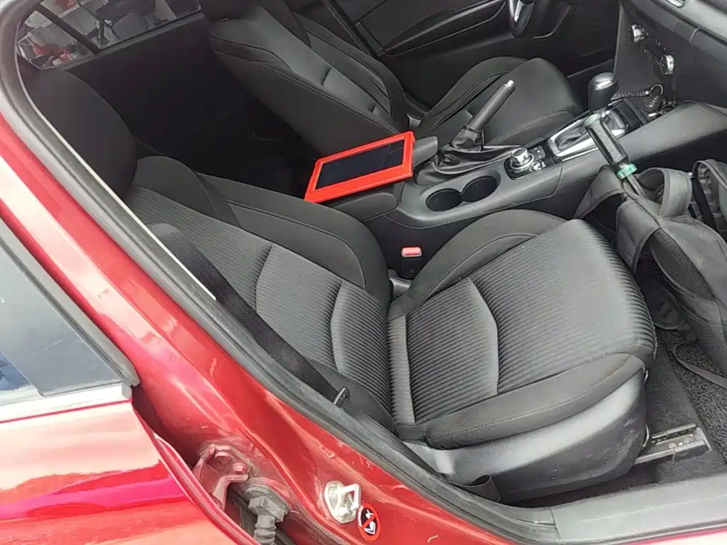 Mazda 3 Axela 2016 — фото 25