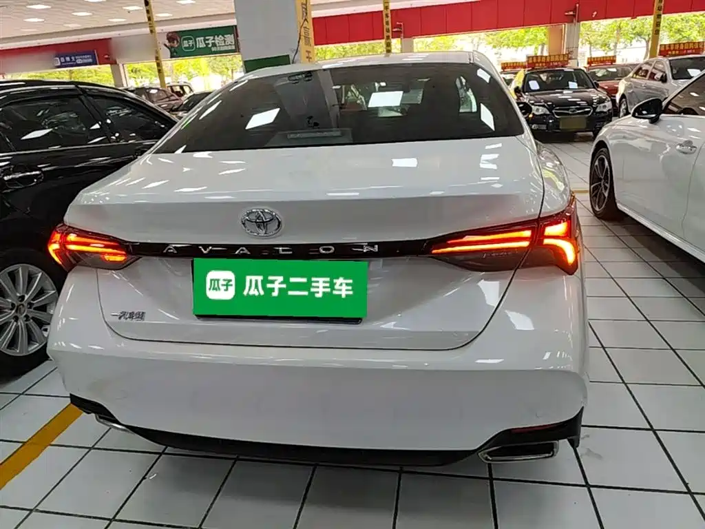 Toyota Avalon 2020 — фото 6