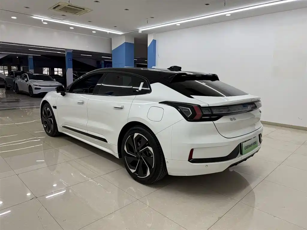 Zeekr 001 2023