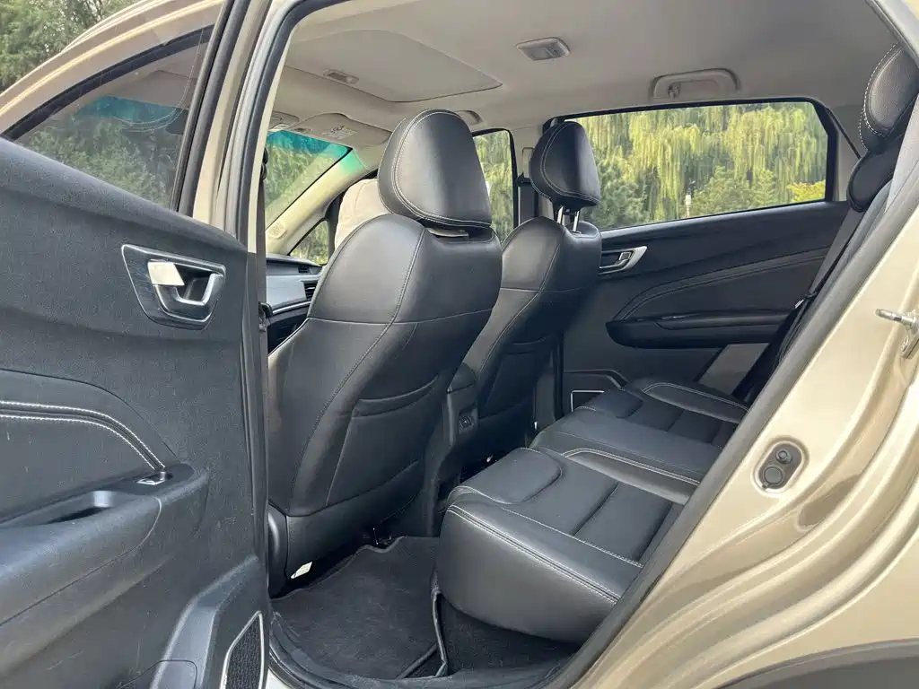 Geely Vision X3 2018 — фото 15