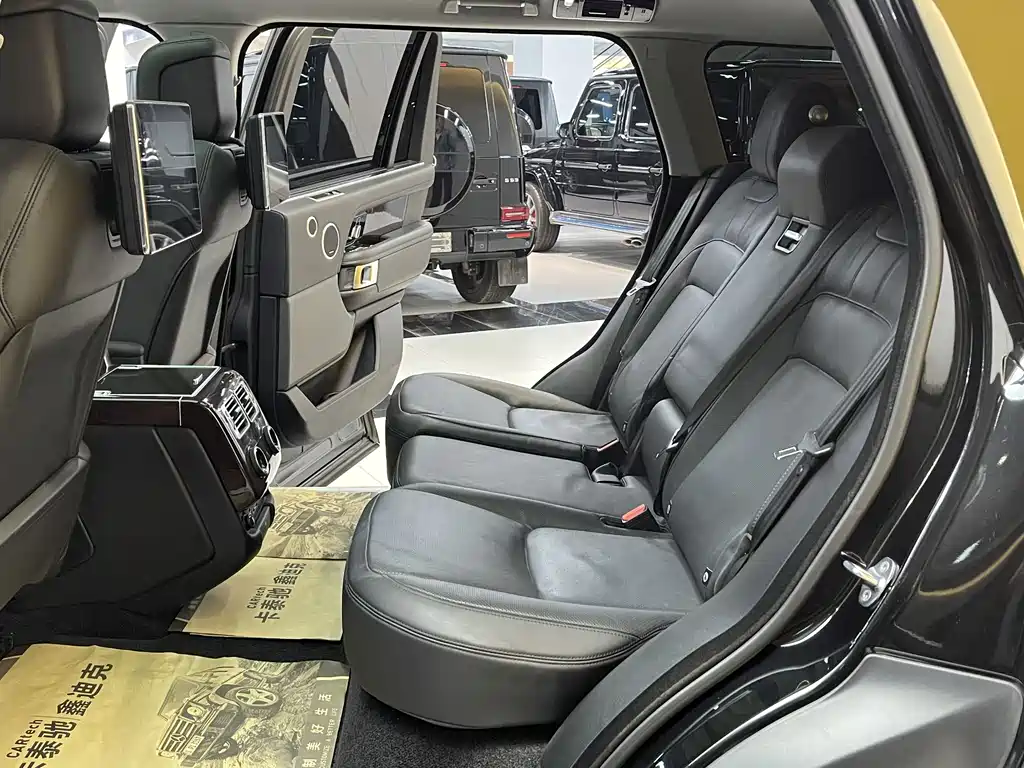 Land Rover Range Rover 2021 — фото 27