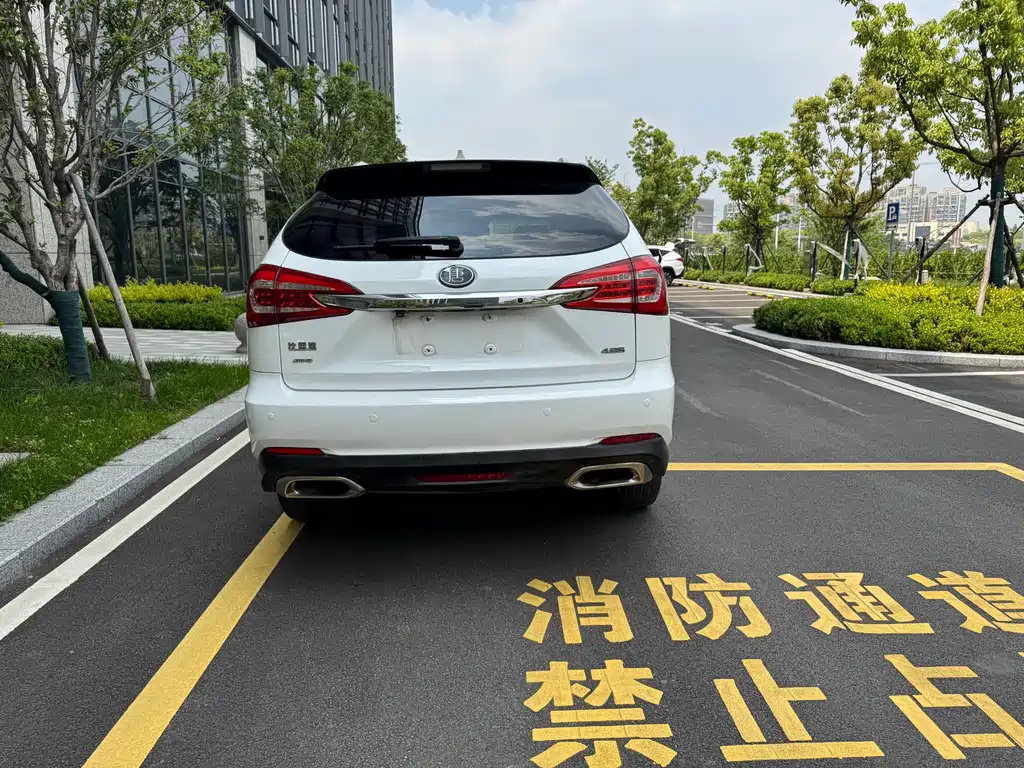 BYD Tang New Energy 2017 — фото 6