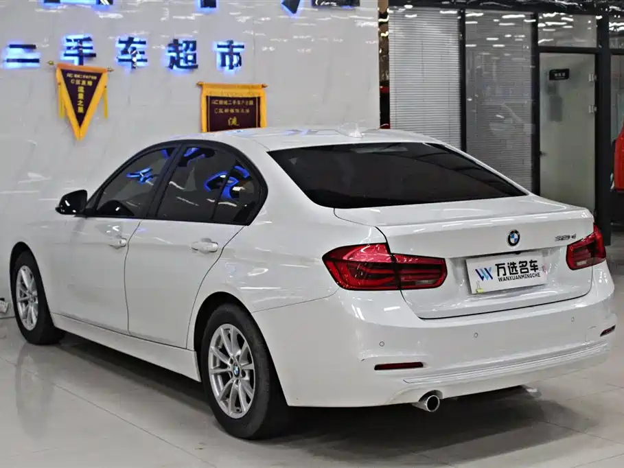 BMW 3 Series 2016 — фото 16