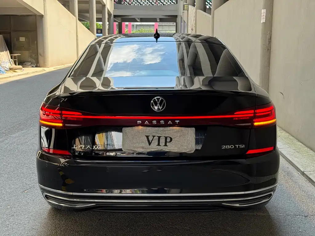 Volkswagen Passat 2023