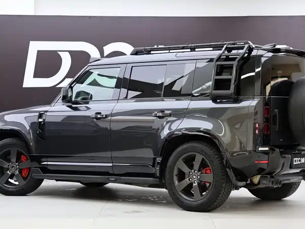 Land Rover Defender 2022