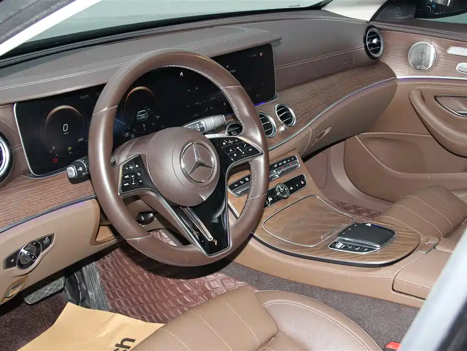 Mercedes-Benz E-Class 2022 — фото 21