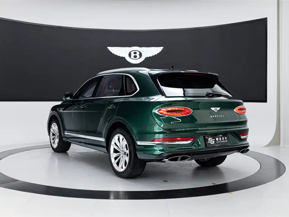 Bentley Bentayga 2022 — фото 6