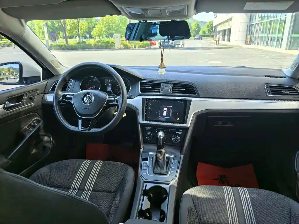 Volkswagen Lamando 2015