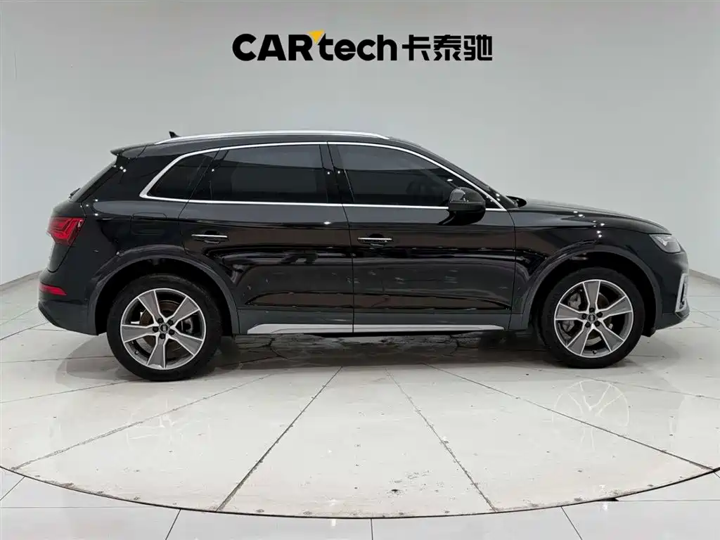 Audi Q5L 2022 — фото 12