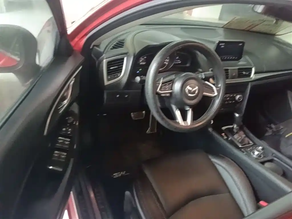 Mazda 3 Axela 2017 — фото 16