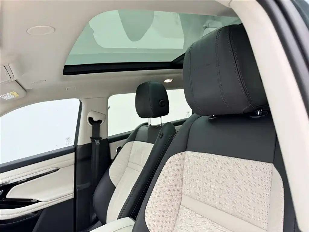 Land Rover Evoque 2021 — фото 16