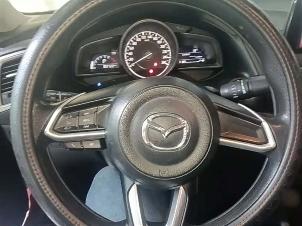 Mazda 3 Axela 2017 — фото 11
