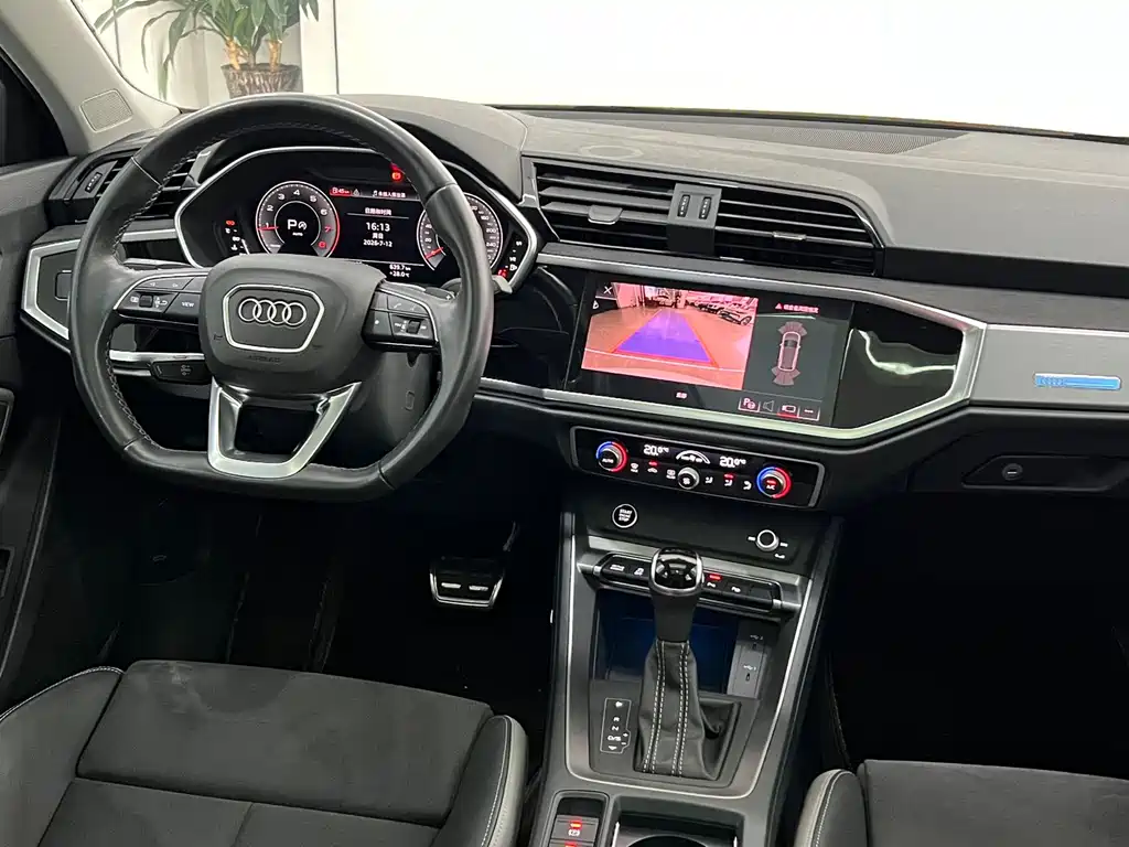 Audi Q3 2022 — фото 14
