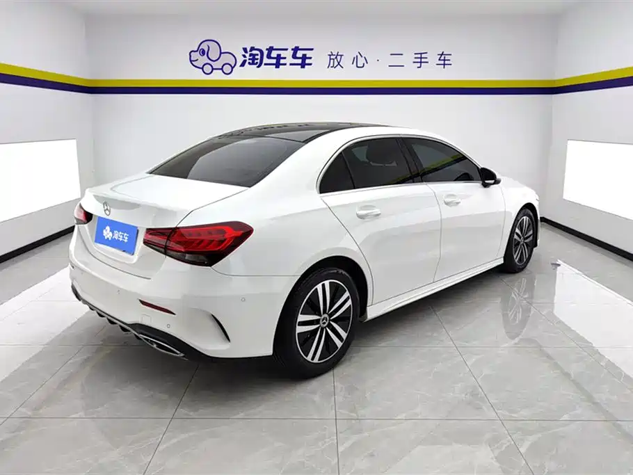 Mercedes-Benz A-Class 2019 — фото 3
